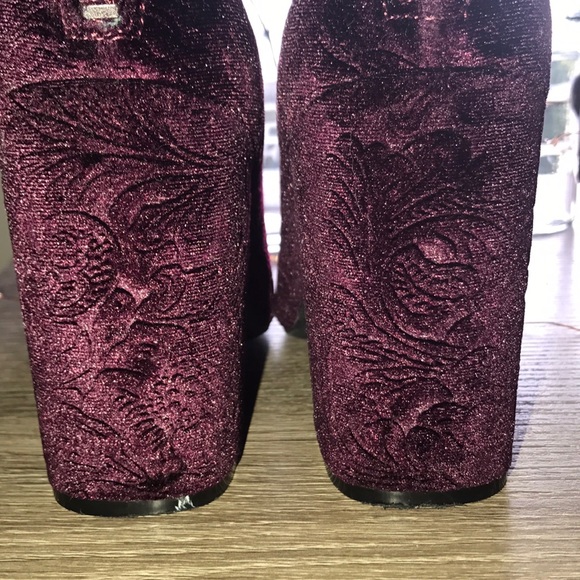 Velvet booties - Picture 7 of 7